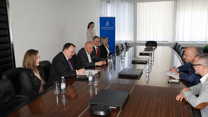 Potpisivanje ugovora_1